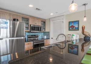 Full Kitchen ~ Private Balcony ~ Resort Pool