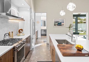 "Seagrove Surf Shack" Private Heated Salt Water Pool! Short Walk to the Beach!