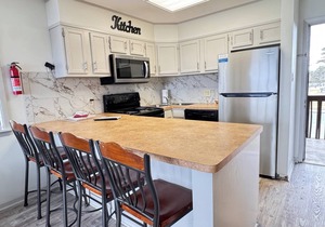 South Shore 1 Bdrm/Amazing Amenities! MiniGolf, Hot Tub, Sauna & More!
