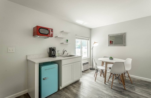 Chattanooga Cabin | 02: The Wright Suite - A PMI Scenic City Vacation Rental