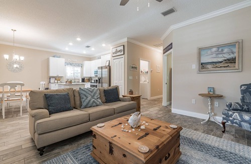 Palm Coast House | 1/2 mike to Beach Near Grocery & Eateries Kayak, Bike, Boat, Fish, Sightsee