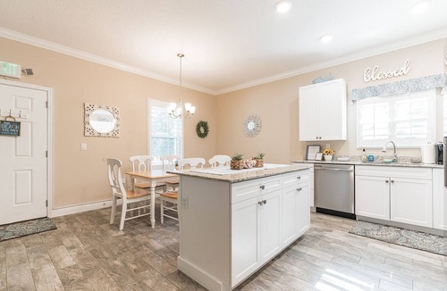 Palm Coast House | 1/2 mike to Beach Near Grocery & Eateries Kayak, Bike, Boat, Fish, Sightsee
