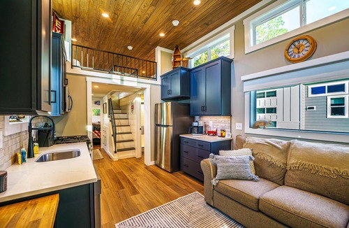 Baker County Cabin | 1 Bed/1 Bath Bunkhouse w/Loft - Pet Friendly, Sleeps 6 - 1 Bed/1 Bath Bunkhouse w/Loft - Pet Friendly, Sleeps 6