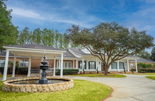 Grand Bay Apartment | 1 Bedroom Apartment at Oak + Fountain #19