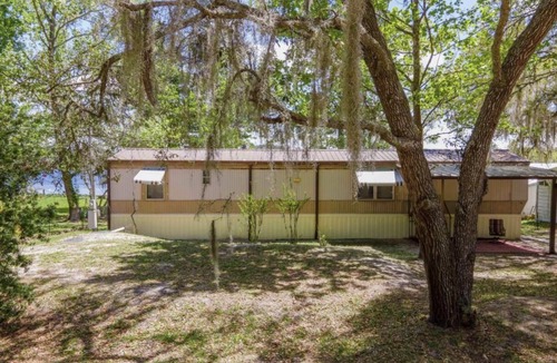 Interlachen Cottage | 1 bedroom Cozy Cottage on the Lake with your own private dock to fish and swim!