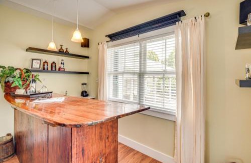 Crescent City House | 1 Block to Crescent Lake: Charming Home w/Porch!