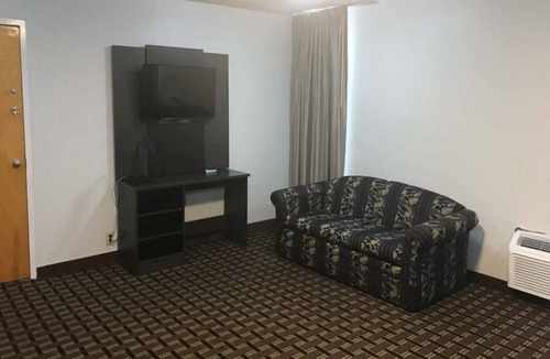 Tupelo Apartment | 1 King Bed | Suite, Non-Smoking, Sofa-Bed