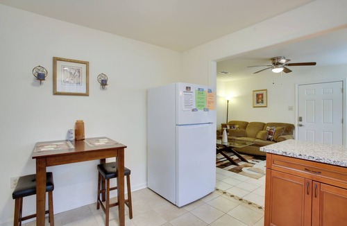 Kenner - Louis Armstrong International Airport Cottage | 1 Mi to Airport! New Orleans Area Home