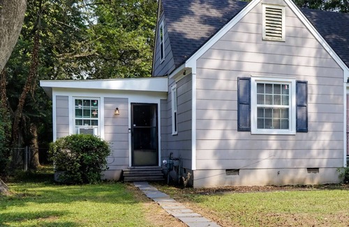 Greenwood House | < 1 Mi to Dtwn: Updated Studio in North Greenwood!