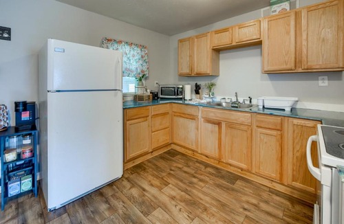 Fort Valley House | 1 Mi to Fort Valley State College! Home w/Grill