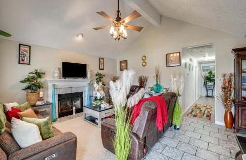 Biloxi House | 1 Mi to Gulf & Close to Casinos! Quiet Biloxi Home