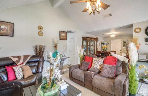 Biloxi House | 1 Mi to Gulf & Close to Casinos! Quiet Biloxi Home