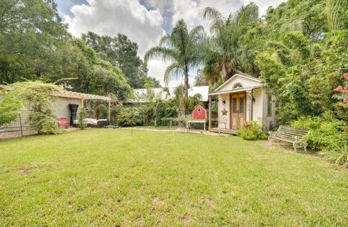 Mount Dora House | 1 Mi to Lake Dora: Cottage w/Shared Yard & Patio!