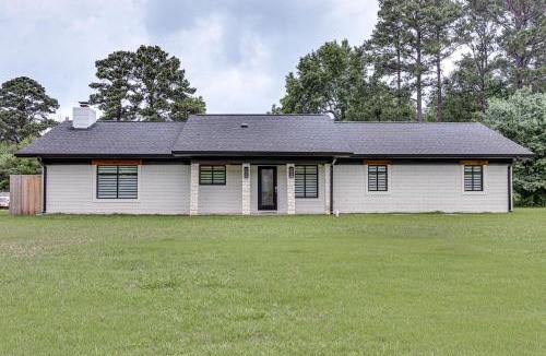 Magnolia House | < 1 Mi to SAU: Newly Renovated Home w/Yard!
