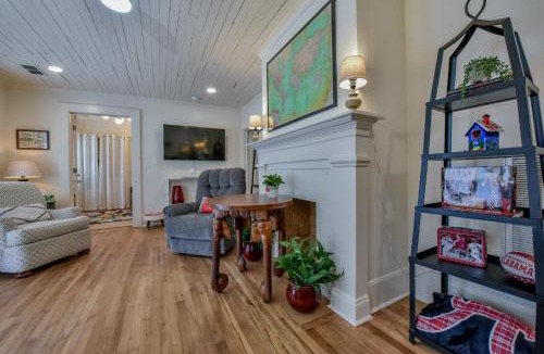 Forest Lake House | 1 Mile to UA Campus: Walkable Midtown Getaway