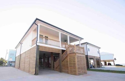 Mississippi City House | 1-min walk to beach! Newly built! RELAXING Beach Vacation!BeachBLISS