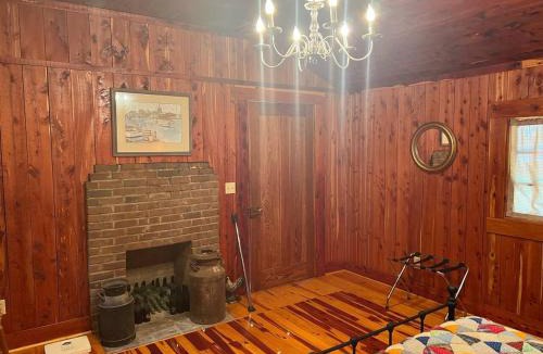 Clinton House | 1 of 3 Guest Quarters 35 Min to U of Alabama