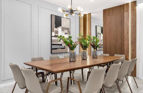 Davenport House | 10 Bd 8 Ba Windsor Island 1994 Sd