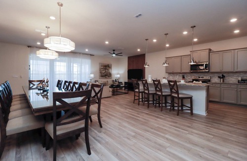 Davenport House | 10 bedroom Disney area rental with dining for 16 and screened pool