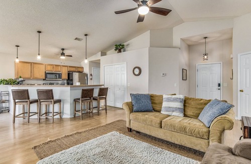 Northwest Pensacola House | 10 mins to Five Flags Speedway, Fenced Backyard