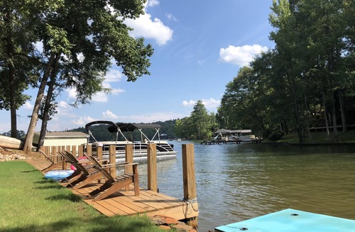 Dadeville House | 100+ feet of lake front and breath taking views!