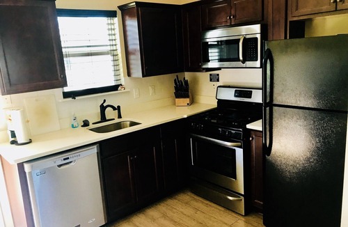 Hollister House | (106B) Blue Heron Getaway 2 bedroom 1.5 bathrooms