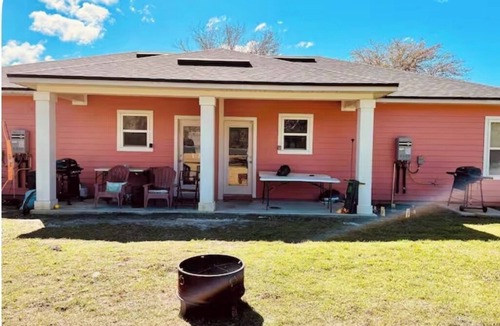 Hollister House | 107-A Flamingo Getaway