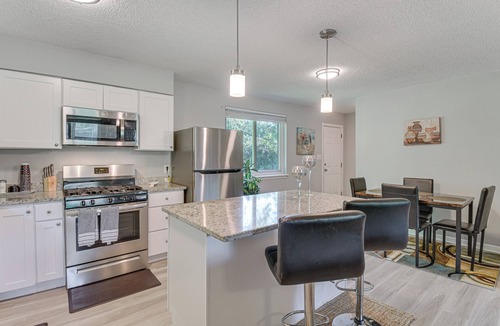 Foley House | 11 Mi to Beaches: Peaceful Foley Home w/Yard