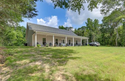 Troy House | 11 Mi to Troy University: Family Home w/Yard