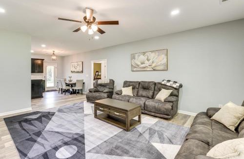 Troy House | 11 Mi to Troy University: Family Home w/Yard