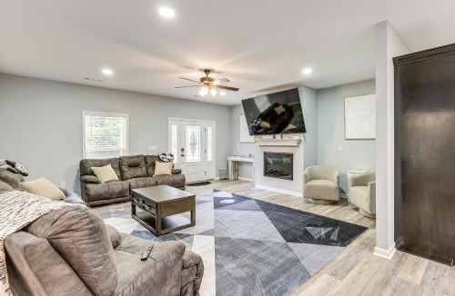 Troy House | 11 Mi to Troy University: Family Home w/Yard