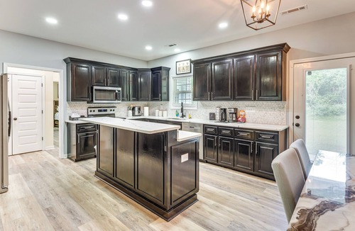 Troy House | 11 Mi to Troy University: Family Home w/Yard