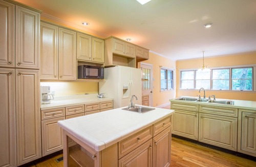 Lookout Mountain House | 12 Bedroom XL HotTub 2 HOUSES~36ppl