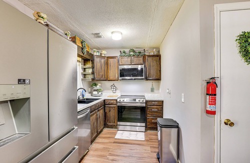 Pooler House | 12 Mi to Dtwn Savannah: Remodeled Family Getaway!