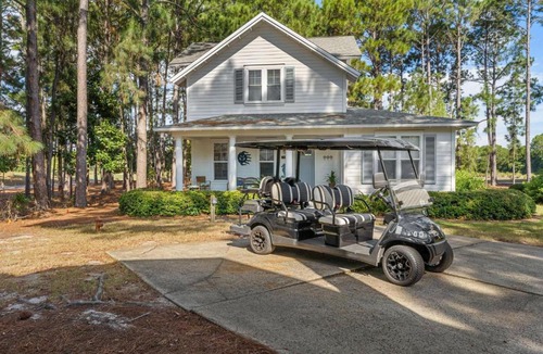 Laurel Grove House | 1369 Laurel Grove - The Crows Nest
