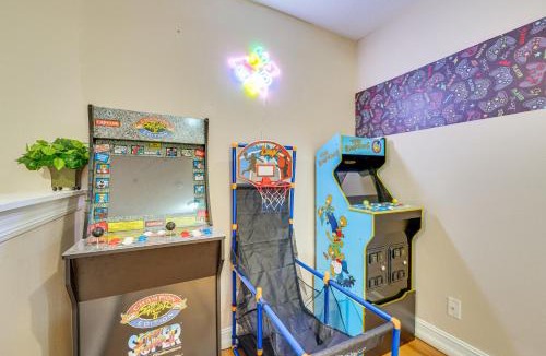 Calabay Parc House | 14 Mi to Disney: Spacious Home w/Pool & Lanai!