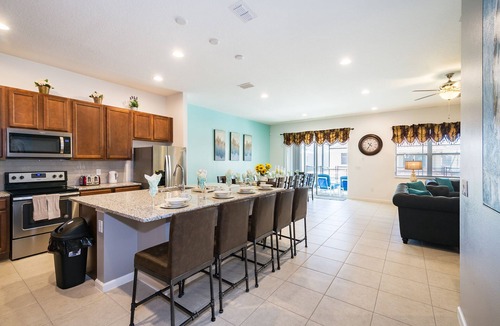 Loughman Resort | 16 beds gated home/Mins to Disney/WaterPark/Arcade/Bar/Gym/AC/WiFi