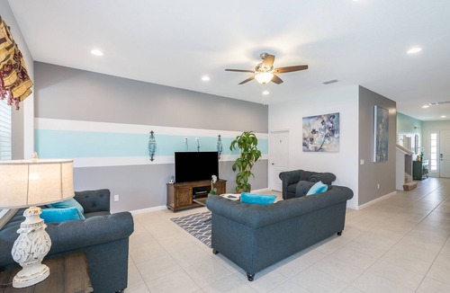 Loughman Resort | 16 beds gated home/Mins to Disney/WaterPark/Arcade/Bar/Gym/AC/WiFi