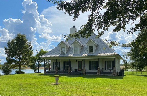 Opelika House | 17 miles to Auburn University 4-bedroom 4-bath house with pool