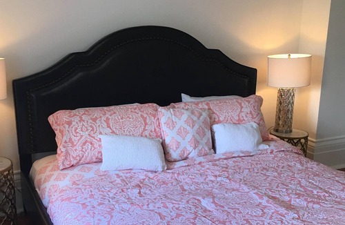 Faubourg Lafayette House | 1850s HUGE historic rowhouse for large groups with gated parking12ft ceilings