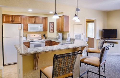 Lake Buena Vista Resort | 1BD/Orlando near Disney - Private Living Area, Full Kitchen, W/D and Balcony!