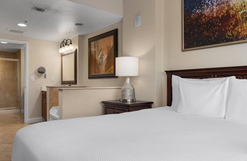 Lake Buena Vista Resort | 1Bed/1Bath Family Resort Near Disney Parks!