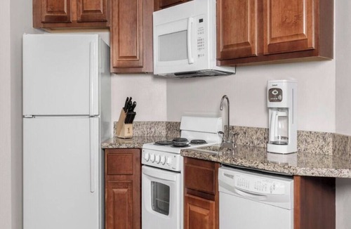 Smith's Memento Hotel | 1Bed/1Bath Suite. Daytona Beach, FL!