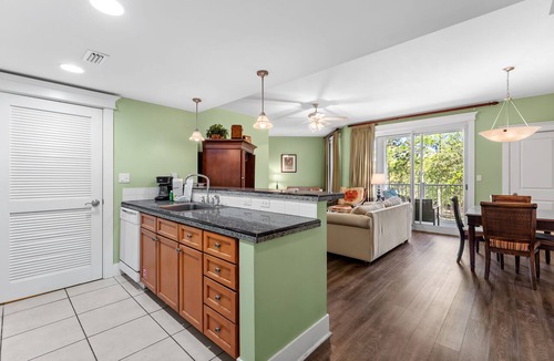 Baytowne Wharf Condo | 1BR Baytowne Condo with Lush Resort View! Tram, Walk to Wharf, Pool & Hot Tub