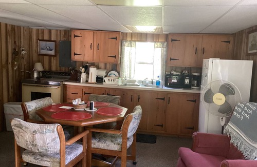 Newberry Cabin | 1BR Cabin walking distance to Dollarville Dam and public fishing