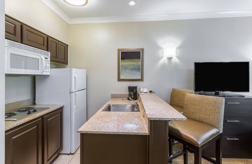 Historic District - North Apartment | 1BR King Suite w/Kitchen | Free Breakfast + Gym