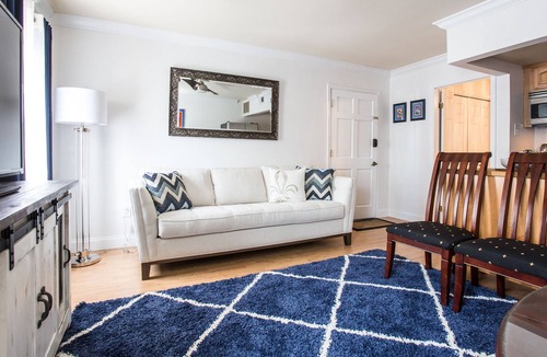 Faubourg Delassize House | 1st Pick for LOCATION! Steps from St. Charles Ave