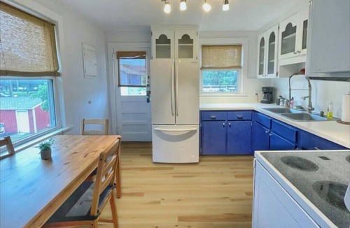 Jacksonville Beach Apartment | 2/1 - Upper unit - 4 blocks to the Beach