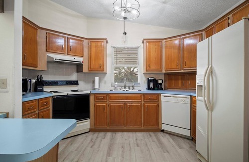 The Villages House | 2/2 Ranch home, Golf Cart, near Shopping & Spanish Springs
