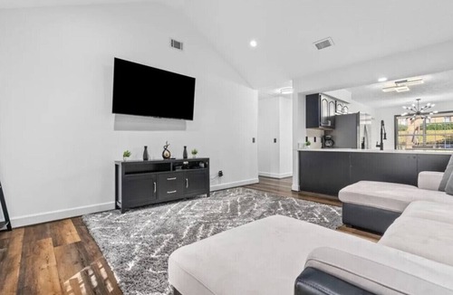 Auburn Villa | 2.5mi to Stadium/Arena. Close to AU Club Golf. Easy access from I-85